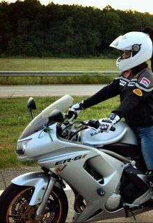 Обложка книги Гонщица